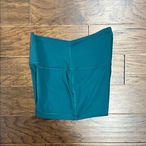 Lululemon Align Classic Fit HR shirt 3”